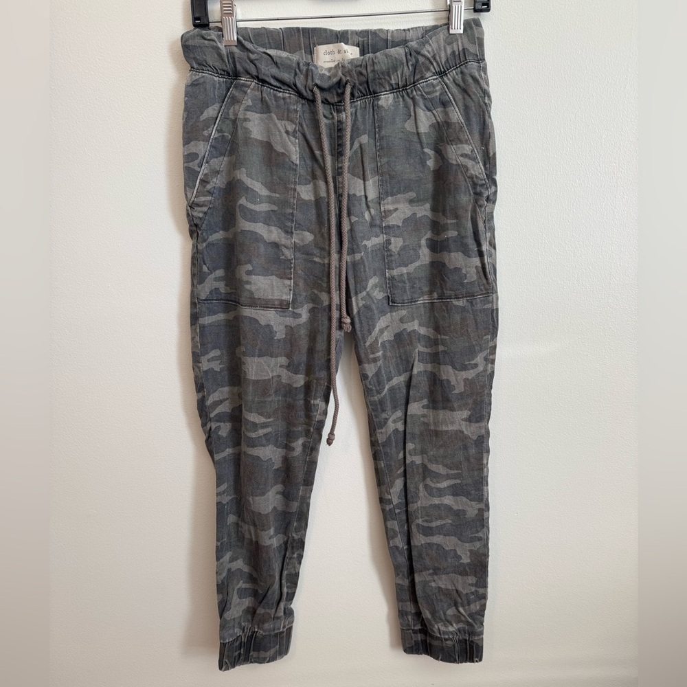 Anthropologie Cloth & Stone Joggers Pants Womens XSmall Camo Print Lyocell - Picture 2 of 6